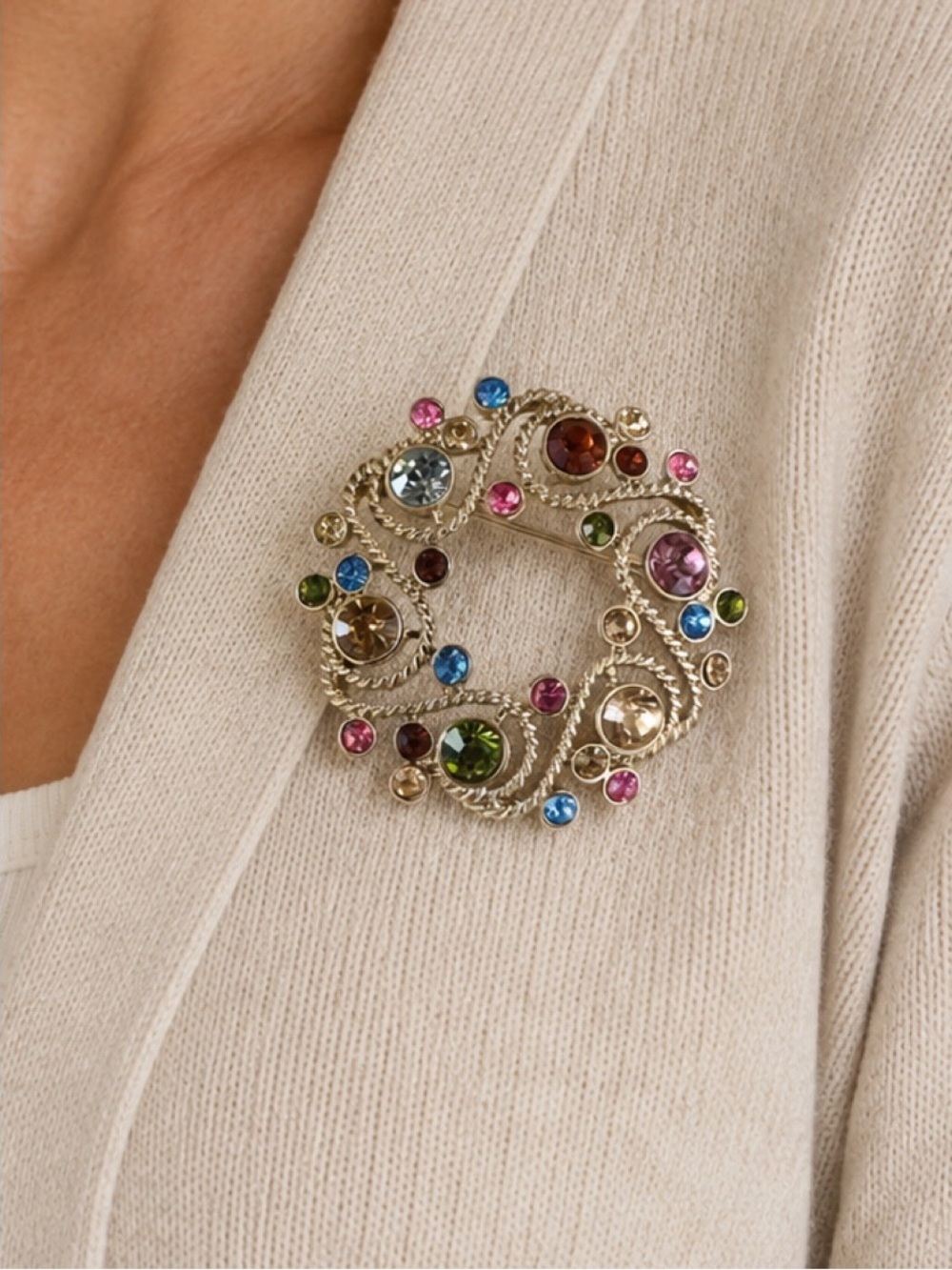 Vintage Multicolor Rhinestone Large Wreath Gold Tone Ladies Statement Brooch Pin